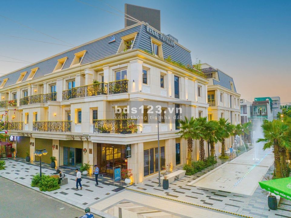 Giảm sâu 4 tỷ bán nhà mặt tiền mới xây Regal Pavillon trung tâm Hải Châu, Đà Nẵng