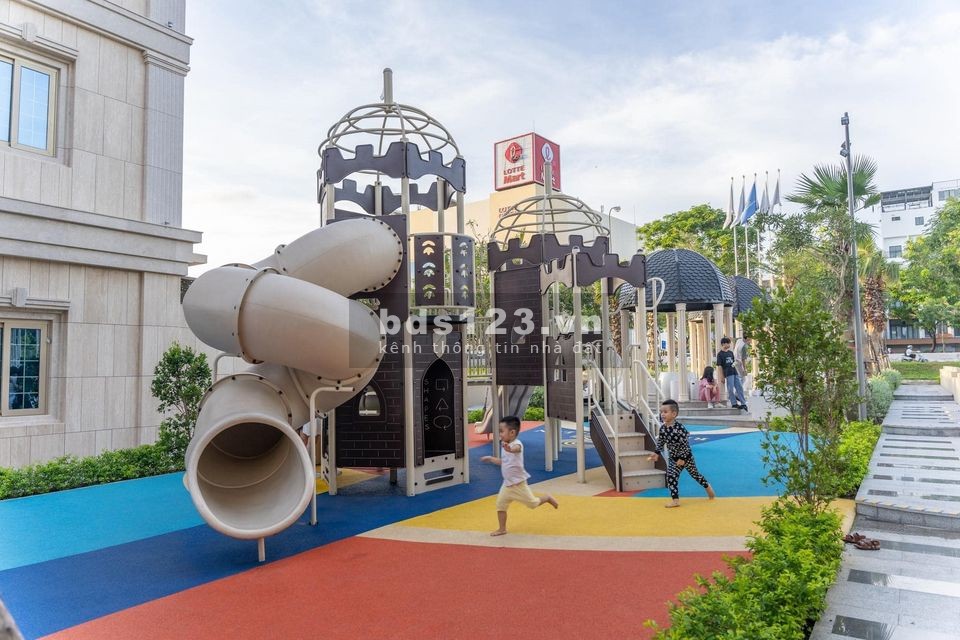 Giảm sâu 4 tỷ bán nhà mặt tiền mới xây Regal Pavillon trung tâm Hải Châu, Đà Nẵng