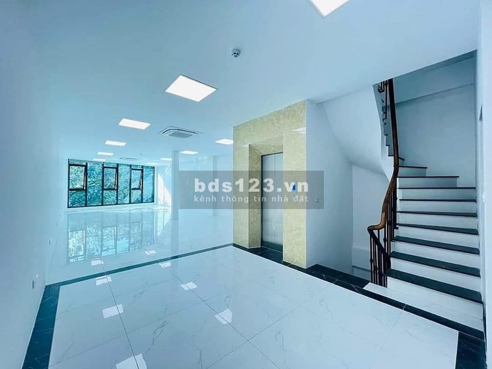 Hạ chào 3 tỷ - Bán nhà mặt phố view Hồ - Nhân Chính - Thanh Xuân - LH: 0915023398
