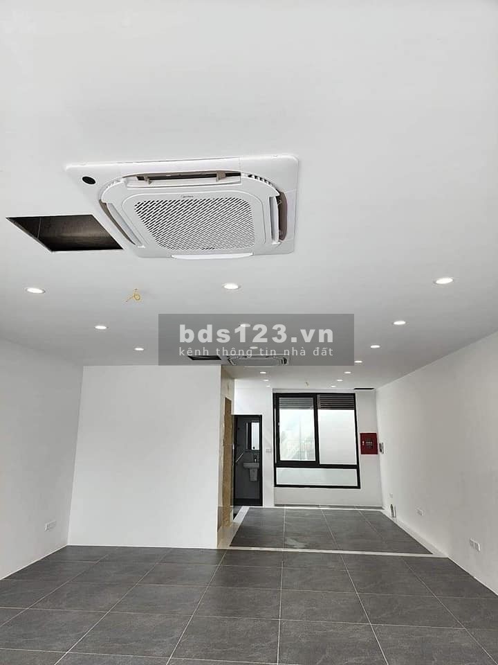 Hạ chào 3 tỷ - Bán nhà mặt phố view Hồ - Nhân Chính - Thanh Xuân - LH: 0915023398