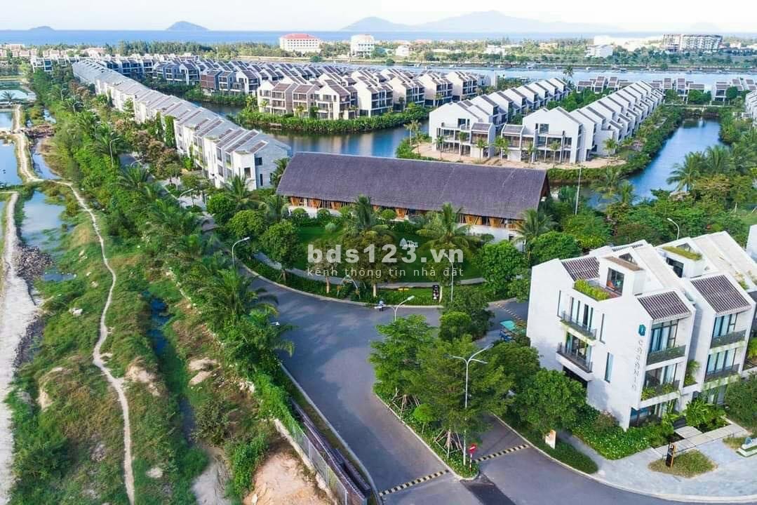 Bán biệt thự 270m2 view sông siêu phẩm của CASAMIA Cắt lỗ từ 14 tỷ còn chỉ 9,x tỷ