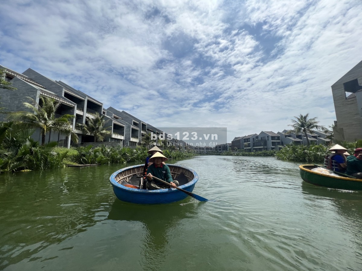 Bán biệt thự 270m2 view sông siêu phẩm của CASAMIA Cắt lỗ từ 14 tỷ còn chỉ 9,x tỷ