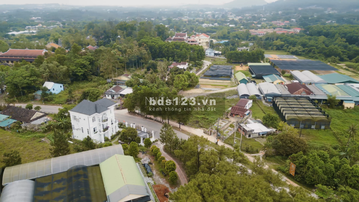 Bán đất tên miền ký ức - Huế được bán toàn bộ với giá 6,3 tỷ có giảm cho người thiện chí đến trước