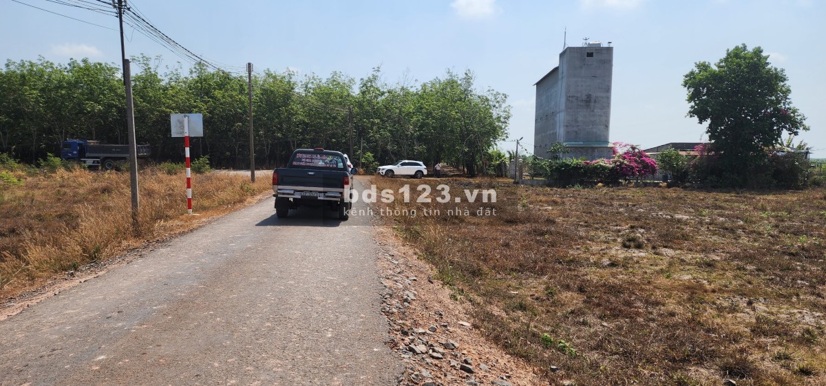 Bán đất Tây Ninh. Còn đúng 2 sào đất ngang 20 dài 100m xã Hòa Hiệp huyện Tân Biên, Tây Ninh.