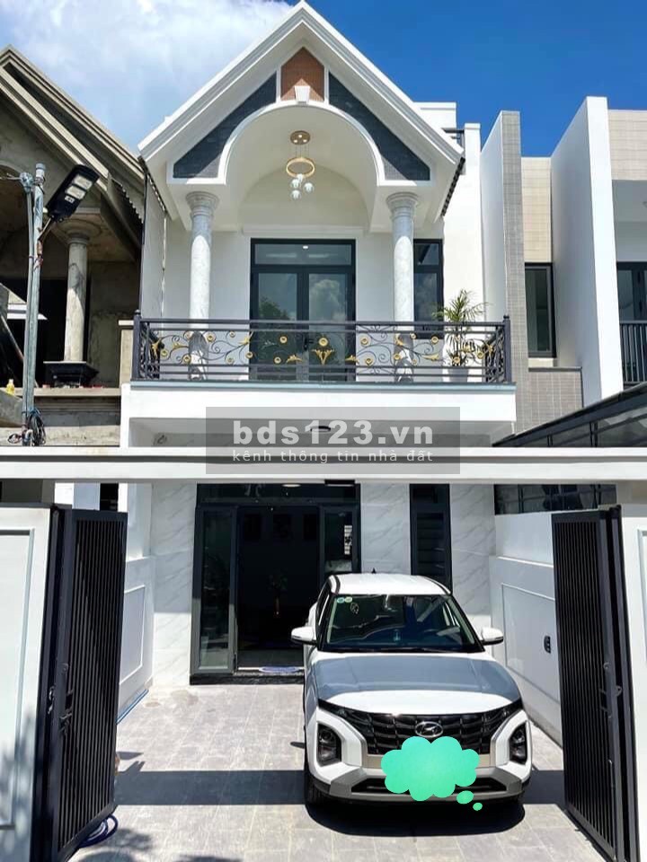 Bán nhà mặt tiền đẹp mới xây Cạp Sát QL50, Đã có sổ riêng