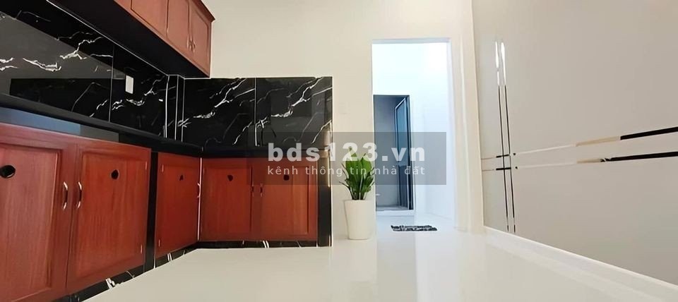 Bán nhà mặt phố Phạm Hữu Lầu 60m2 SHR.