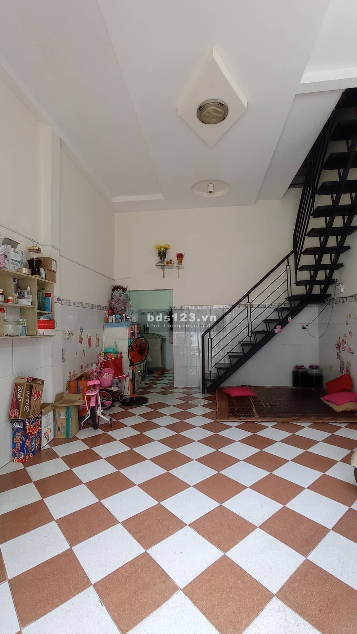 Chủ bán nhà mặt tiền Âu Cơ, Tân Phú - 40M2 - Sát mặt tiền - Chỉ 2.98 tỷ. LH: 0368977114
