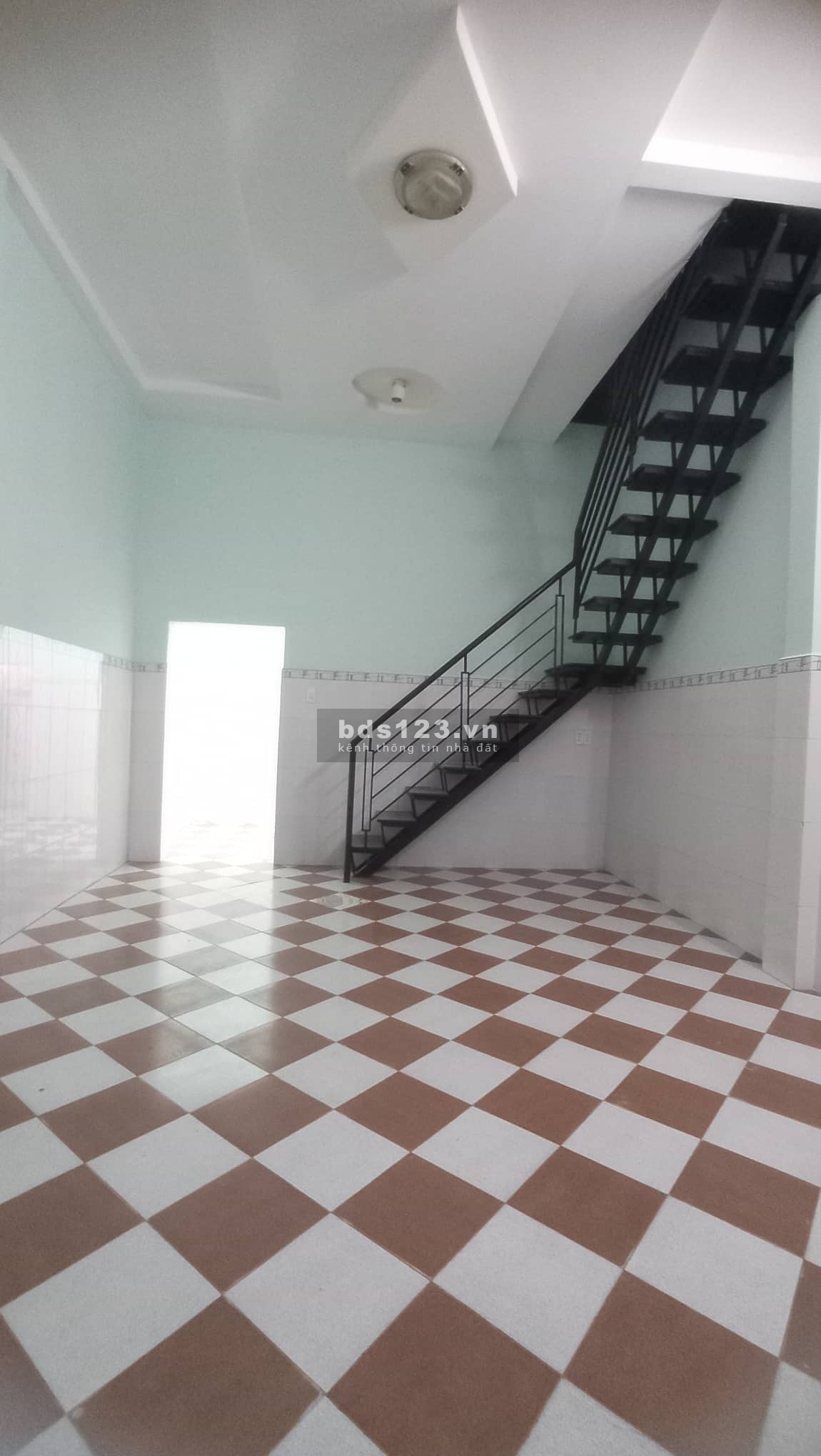 Chủ bán nhà mặt tiền Âu Cơ, Tân Phú - 40M2 - Sát mặt tiền - Chỉ 2.98 tỷ. LH: 0368977114