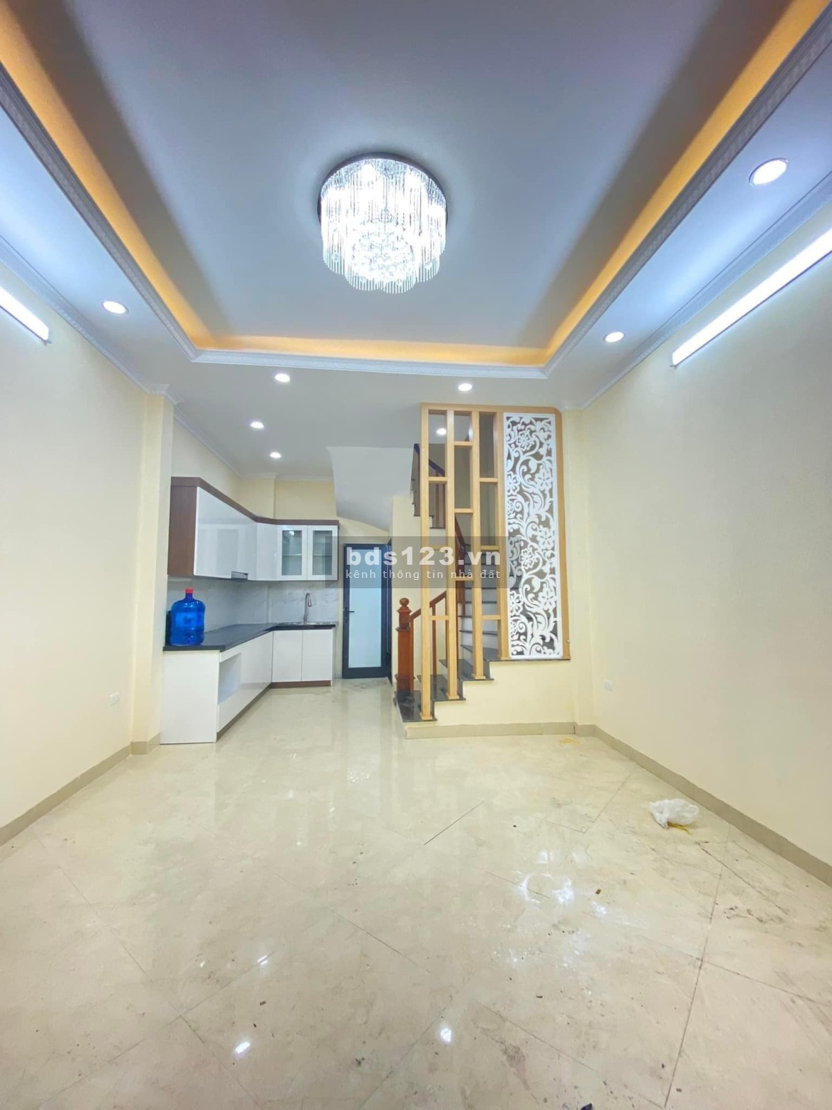 Cần bán gấp - Siêu phẩm phố Kim Mã – Ba - DT 33m2 – 5 tầng – MT 4.2m.