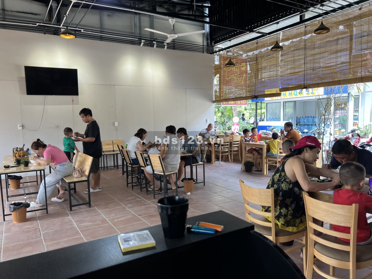 Cho thuê mặt bằng ngay Vinhomes Grand Park Q9