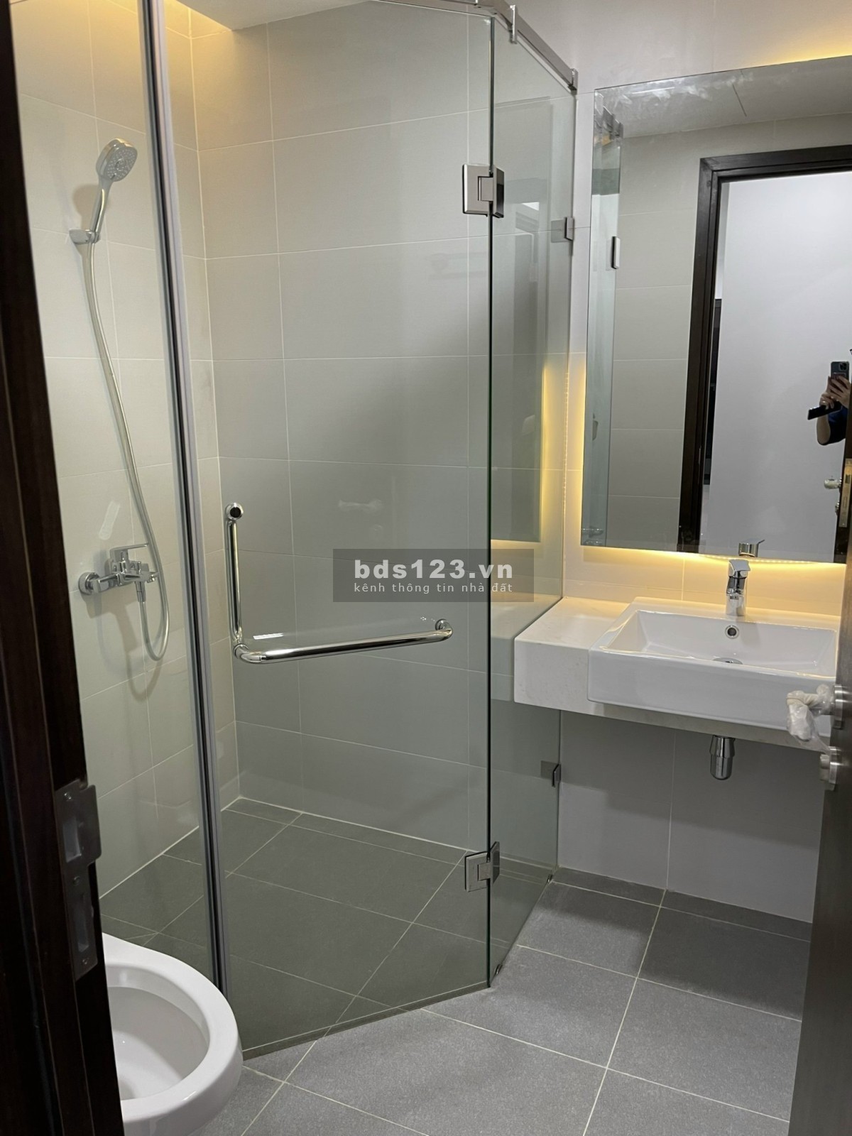 Chính chủ bán căn hộ Âu Cơ Tower 90m2, căn góc, 3pn, 2wc, tặng nt, SH lâu dài. Giá: 2.9 tỷ TL