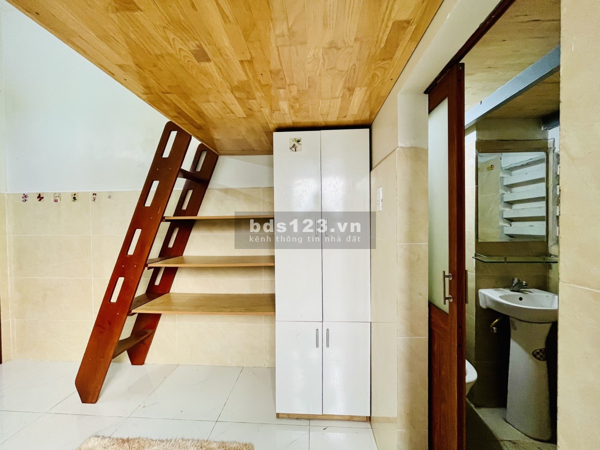 Cho thuê căn hộ dịch vụ có gác tiện nghi duplex tiện nghi Thành Thái - Lý Thường Kiệt