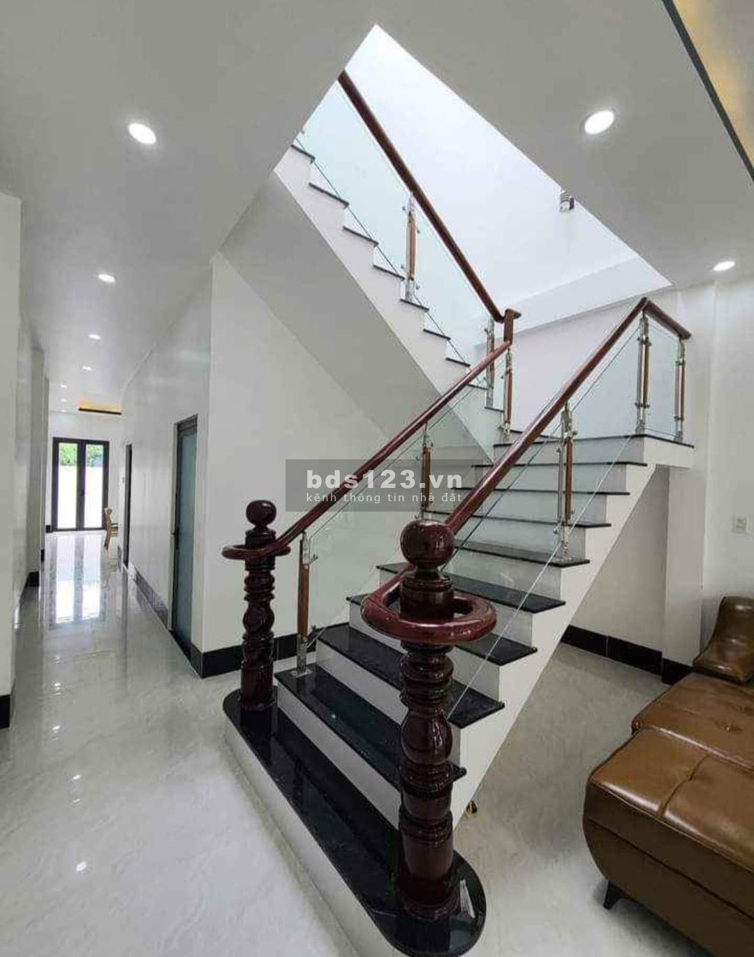 Cần bán nhà mặt tiền gấp ở Quận 7 - TP Hồ Chí Minh giá 1.9 Tỷ