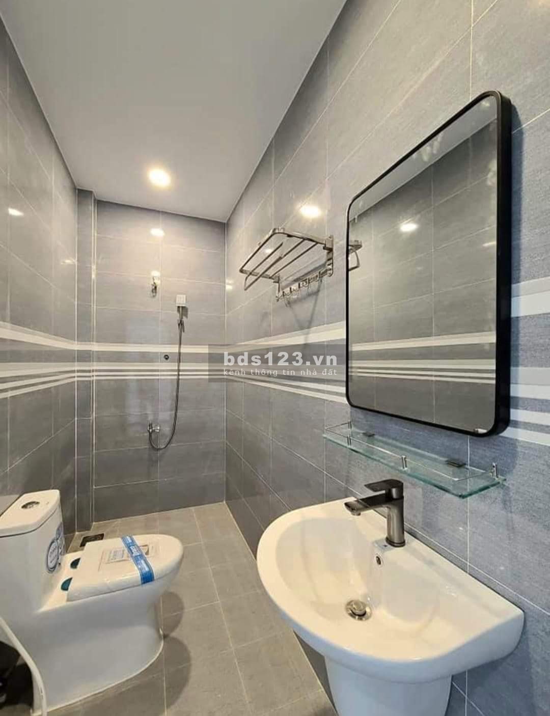 Cần bán nhà mặt tiền gấp ở Quận 7 - TP Hồ Chí Minh giá 1.9 Tỷ