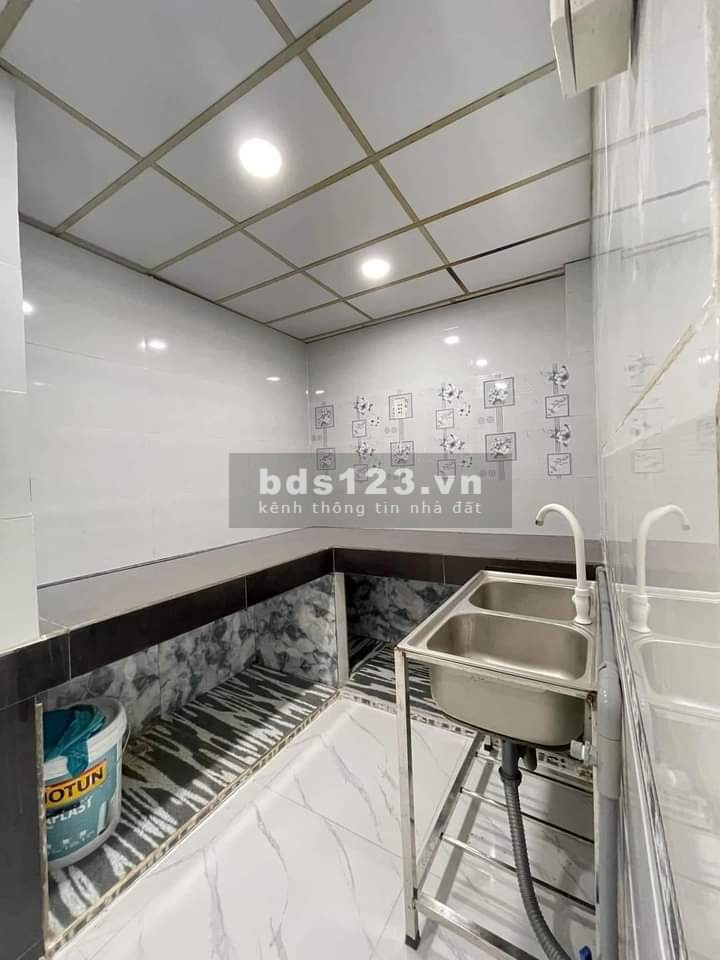 2 tỷ 8 - 37m2 , 3pn - Bán Nhà Cống Lở . F15 - Tân Bình