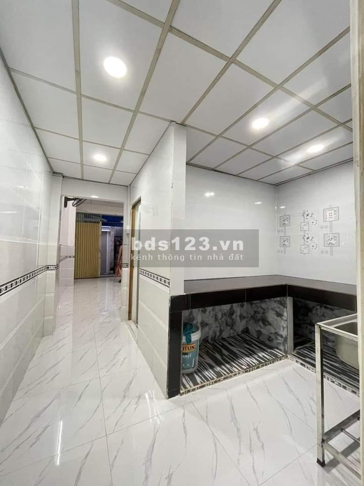 2 tỷ 8 - 37m2 , 3pn - Bán Nhà Cống Lở . F15 - Tân Bình