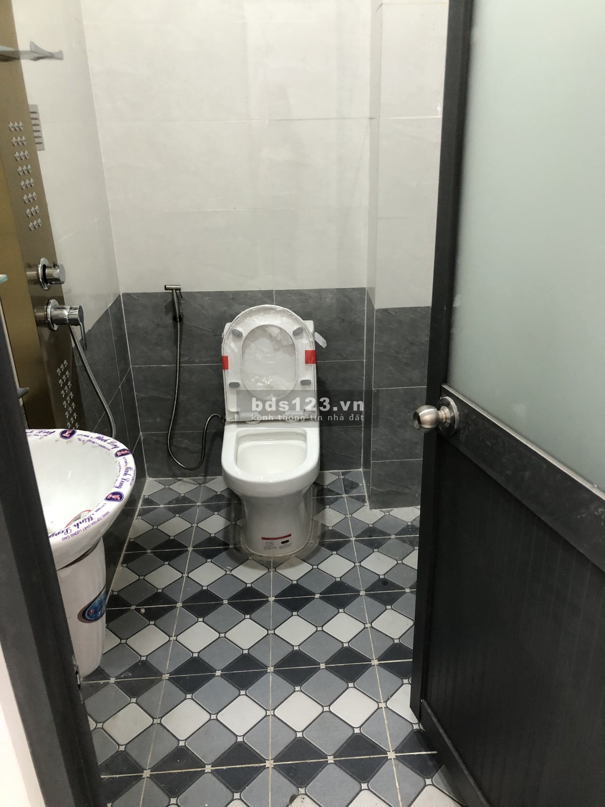 chủ cần bán ba căn nhà sổ riêng thổ cư phường bửu long một trệt một lầu diện tích 80m2