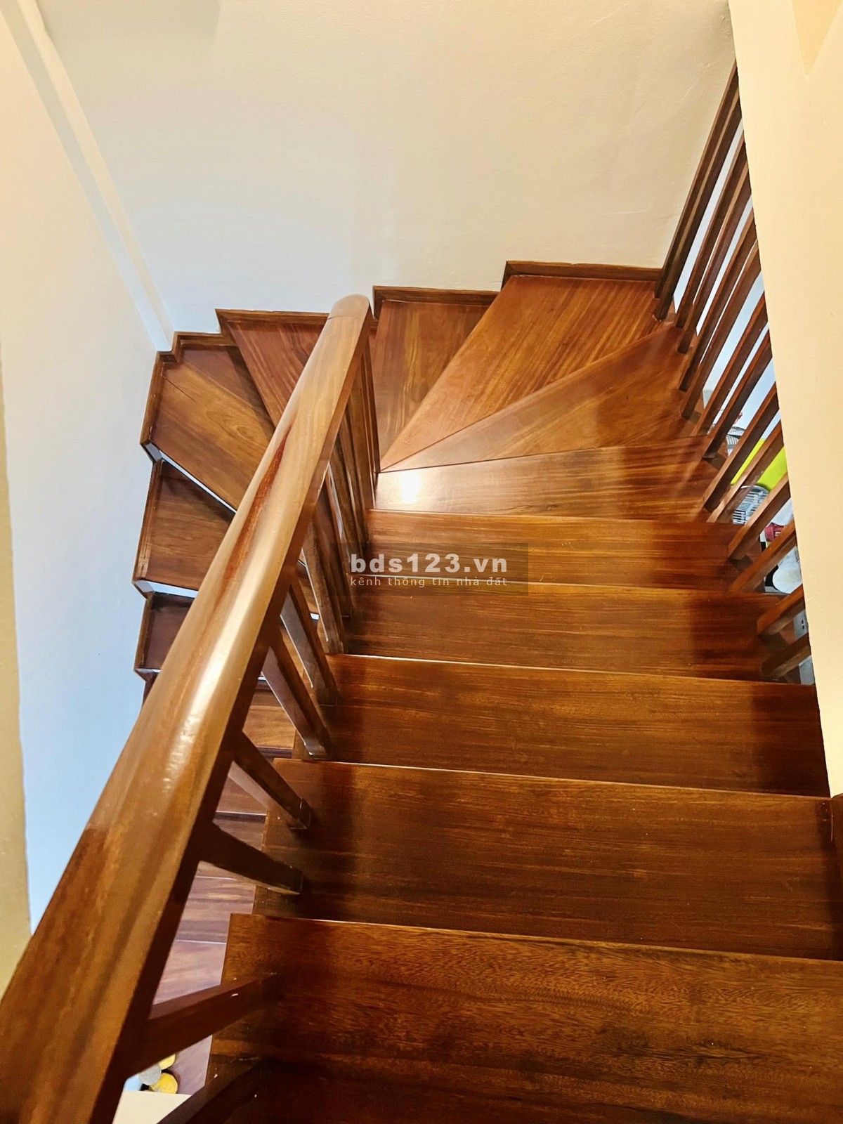 Bán nhà Đội Cấn 36m2, 5 tầng, lô góc, nhỉnh 5 tỷ