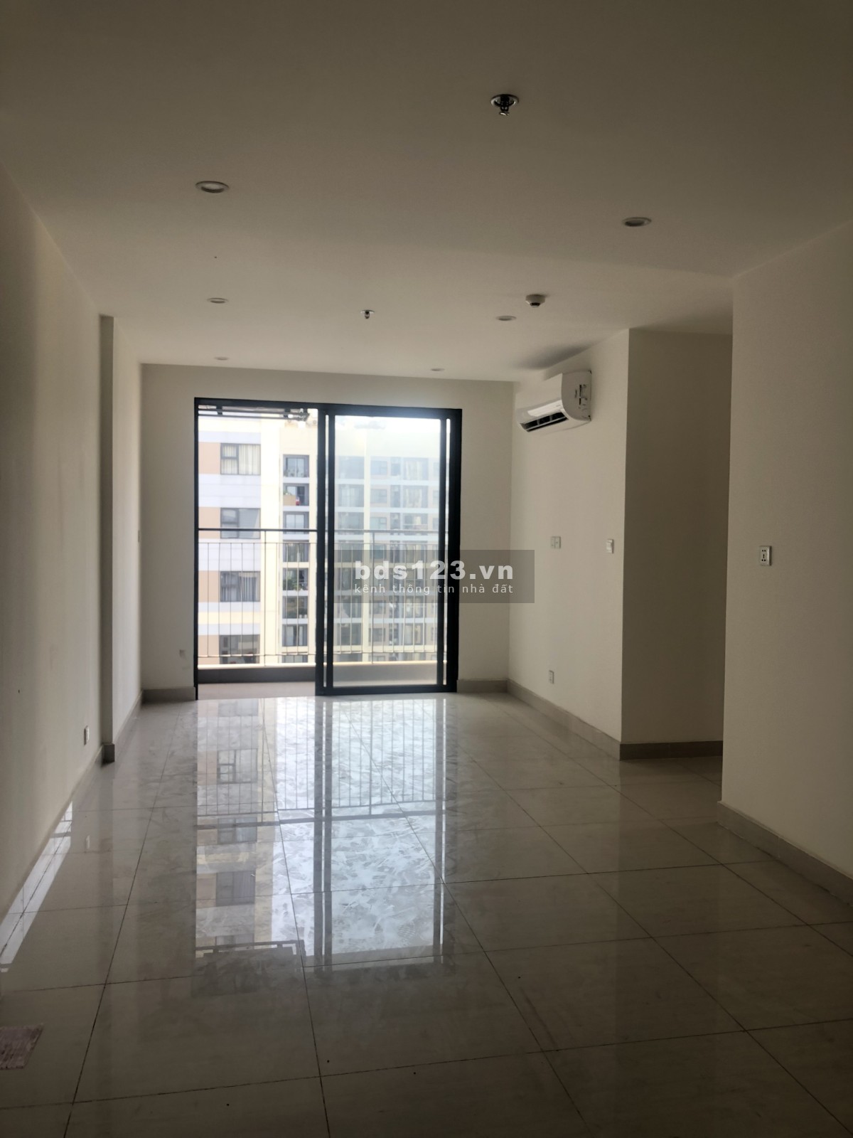 Bán gấp căn 3pn giá 2.850 tỷ tại Vinhomes quận 9, view hồ bơi, đảm bảo giá tốt nhất thị trường!!!