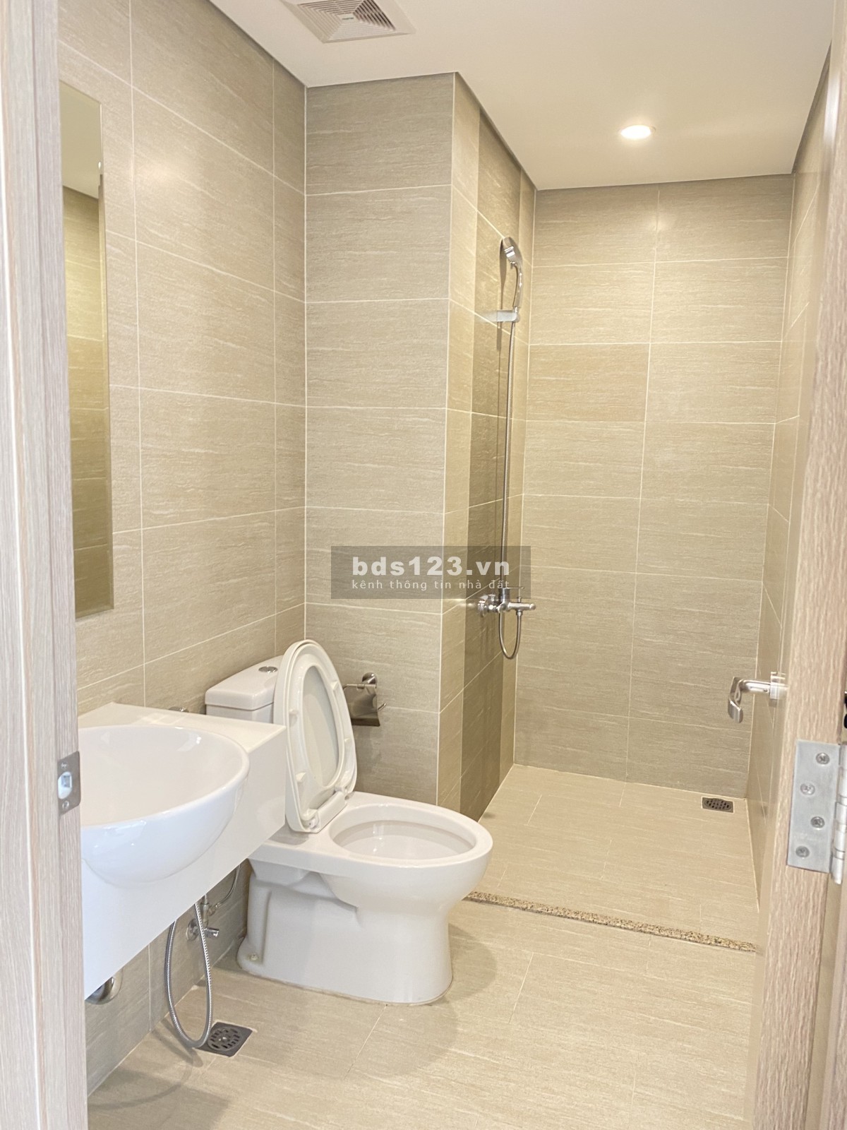 Bán căn hộ 1PN + rẻ nhất Vinhomes Quận 9 giá chỉ 1,6x tỷ bao hết thuế phí và sổ, tặng bếp rèm.