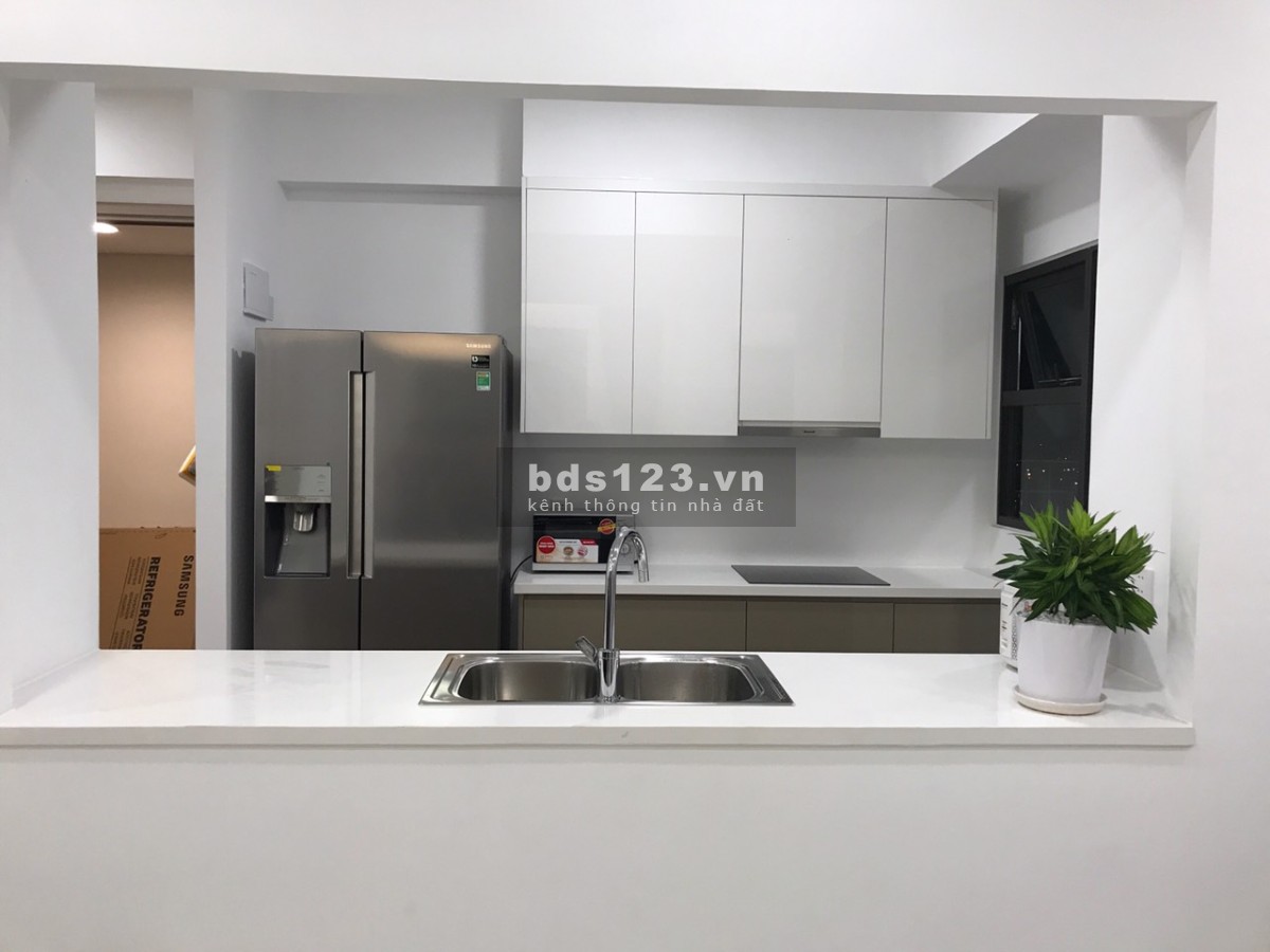 Cho thuê căn hộ 2pn 104m2 full NT cao cấp, view thành phố thoáng mát, giá tốt chỉ 28tr, gọi Duy