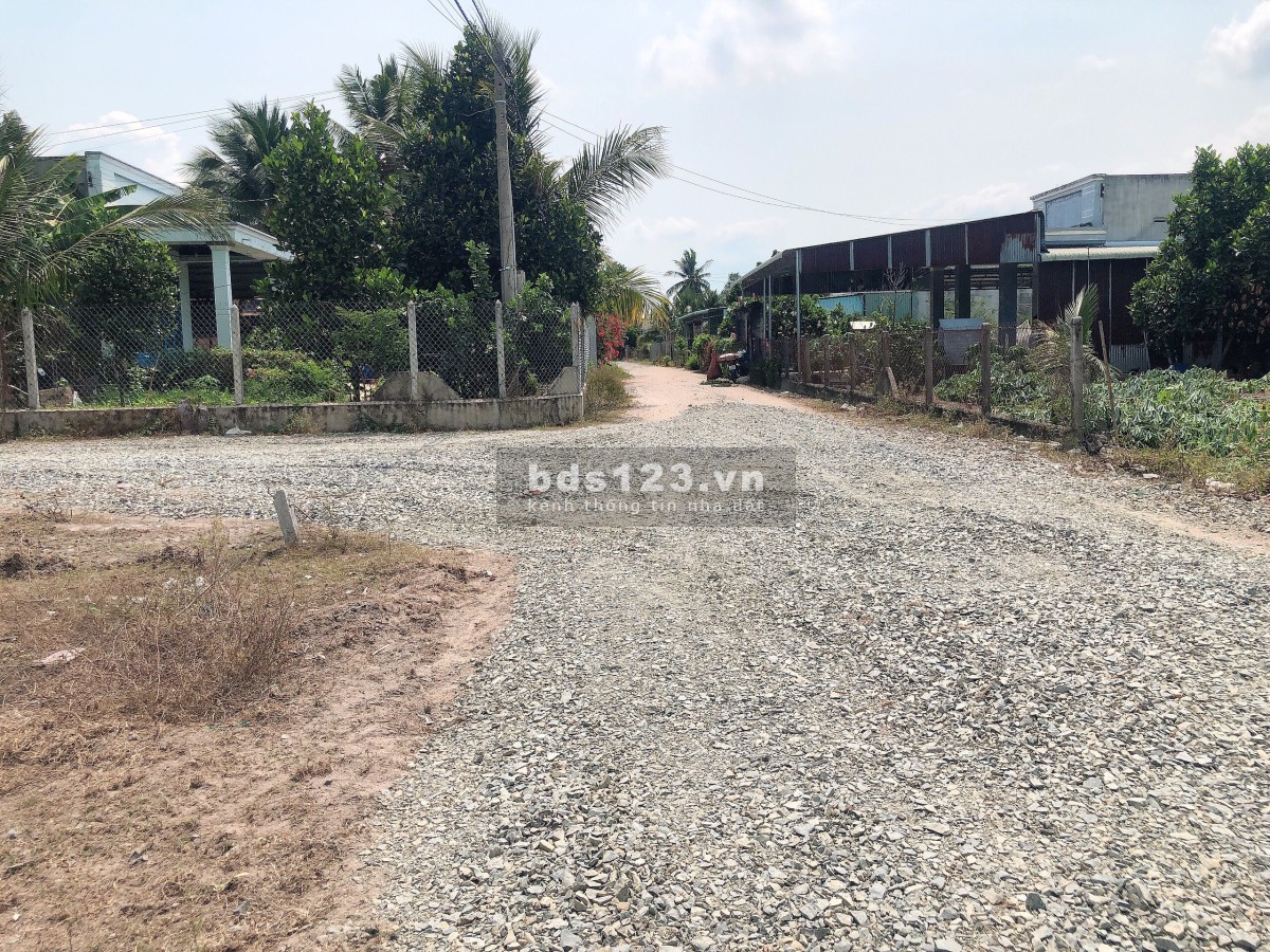 Cần bán nhanh trong tuần lô đất TC 240m2 tại TT Dương Minh Châu Núi Bà Đen giá chỉ 300 triệu