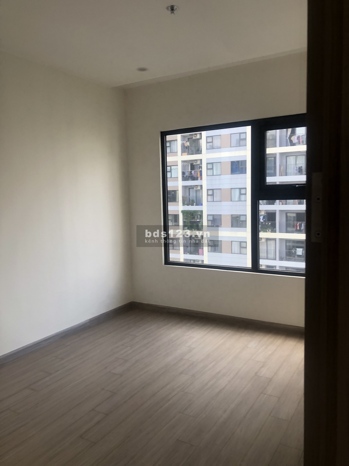 Bán gấp căn 3pn giá 2.850 tỷ tại Vinhomes quận 9, view hồ bơi, đảm bảo giá tốt nhất thị trường!!!