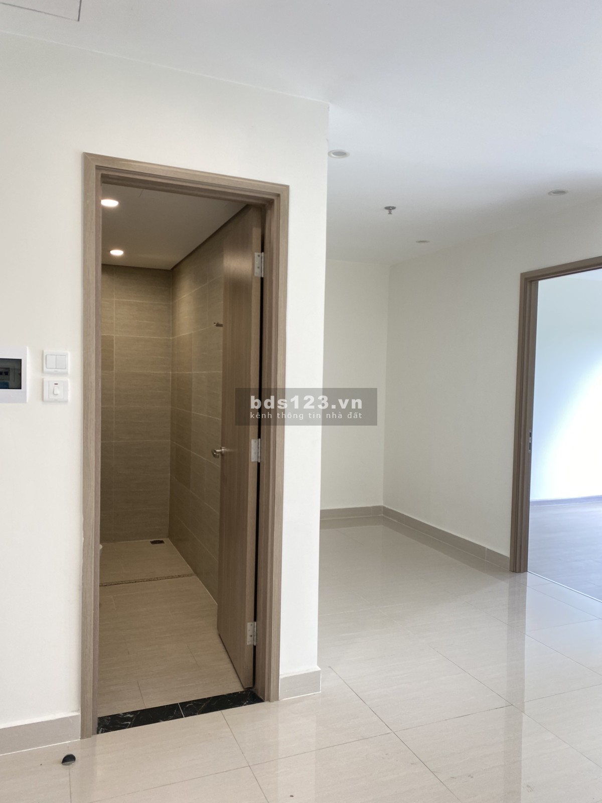 Bán căn hộ 1PN + rẻ nhất Vinhomes Quận 9 giá chỉ 1,6x tỷ bao hết thuế phí và sổ, tặng bếp rèm.