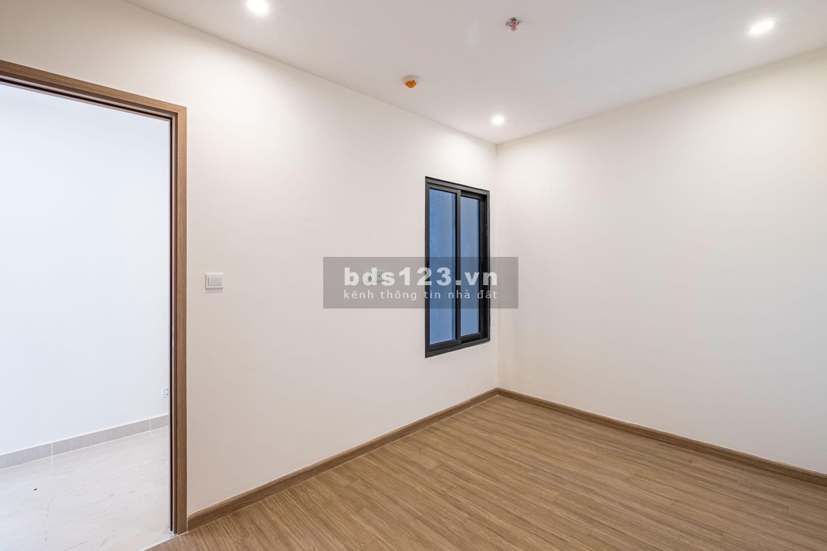 Bán căn hộ Vinhomes 2p2w 67m2 giá chỉ 2,5 tỷ