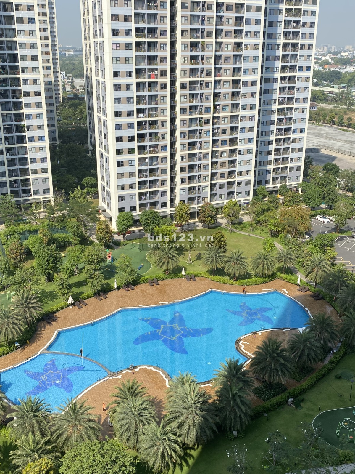 Rẻ vô địch bán căn hộ 3PN Vinhomes Quận 9 giá chỉ 2.6xx đã bao hết tất cả thuế phí và sổ. Xem ngay!