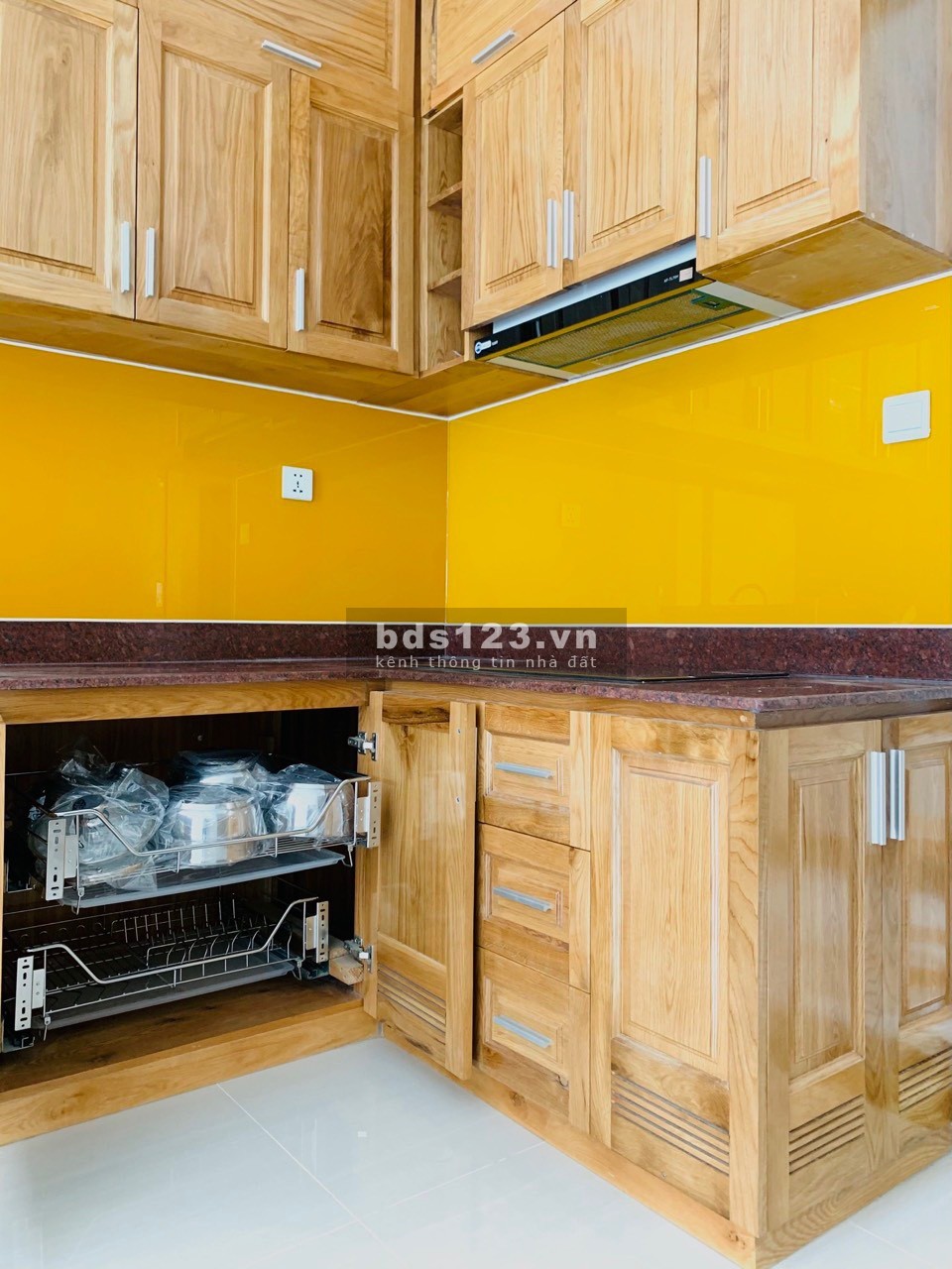 Cần bán gấp căn hộ 2PN+ giá 2450 tỷ bao mọi thuế phí Vinhomes Grand Park quận 9. Thật 100% !!!