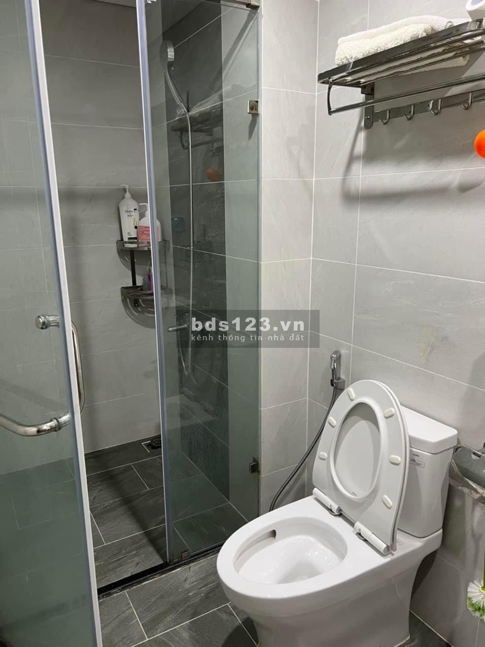 Chính chủ cần tiền nên bán căn hộ 2pn 2vs, 68m, (tặng nội thất), tầng trung, chỉ 1,7 tỷ tại Vin Ocp