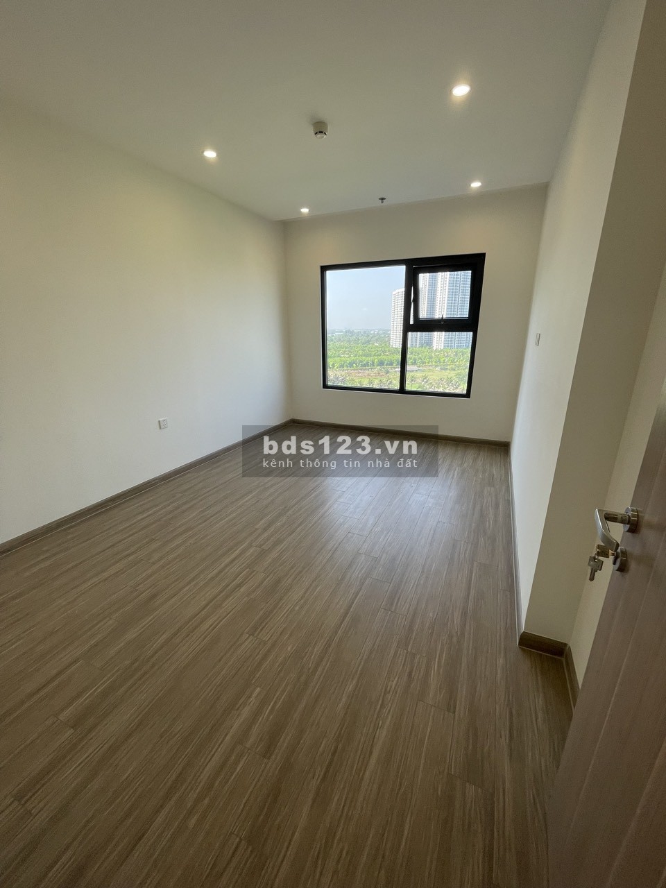 Bán căn hộ 3PN+ 108m2 giá chỉ 4.350 tỷ bao hết phí tại Vinhomes Grand Park quận 9. Giá có 1 không 2