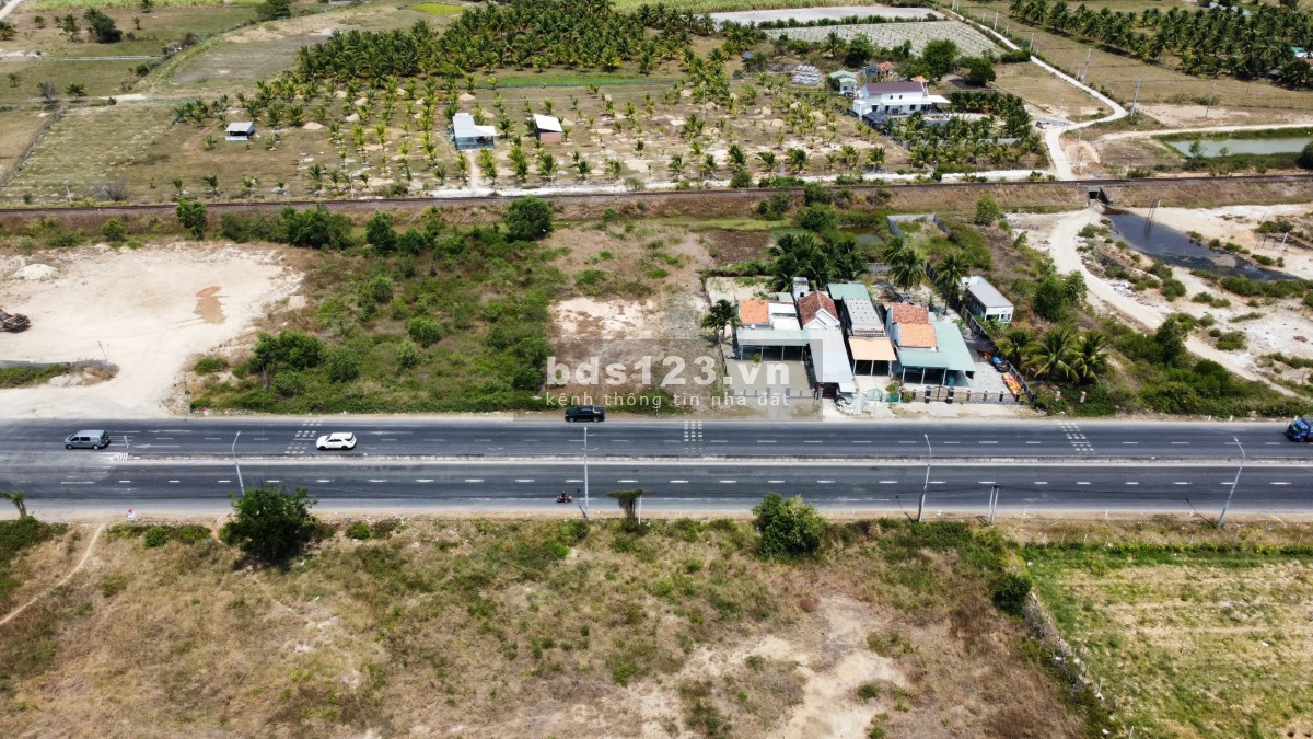 cắt lỗ mảnh đất view biển ở Vạn Ninh,Khánh Hòa