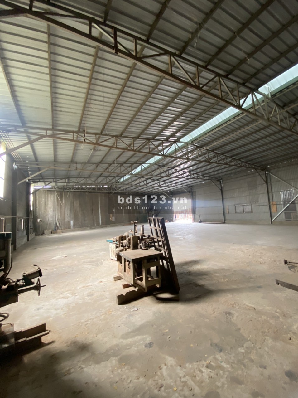 Chính chủ cần cho thuê 1000m2 nhà xưởng gần cầu Ông Bố KCN Vsip 1 Thuận An giá rẻ