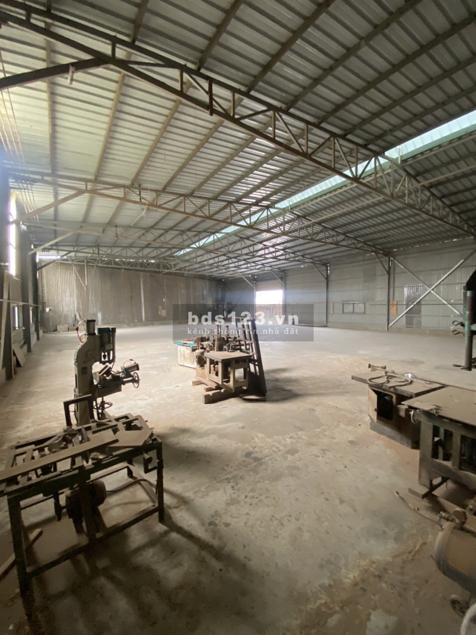 Chính chủ cần cho thuê 1000m2 nhà xưởng gần cầu Ông Bố KCN Vsip 1 Thuận An giá rẻ