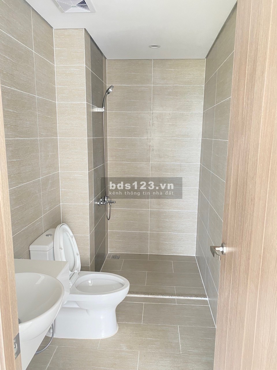 Chủ cắt lỗ hơn 700tr bán căn hộ 2PN + view hồ bơi