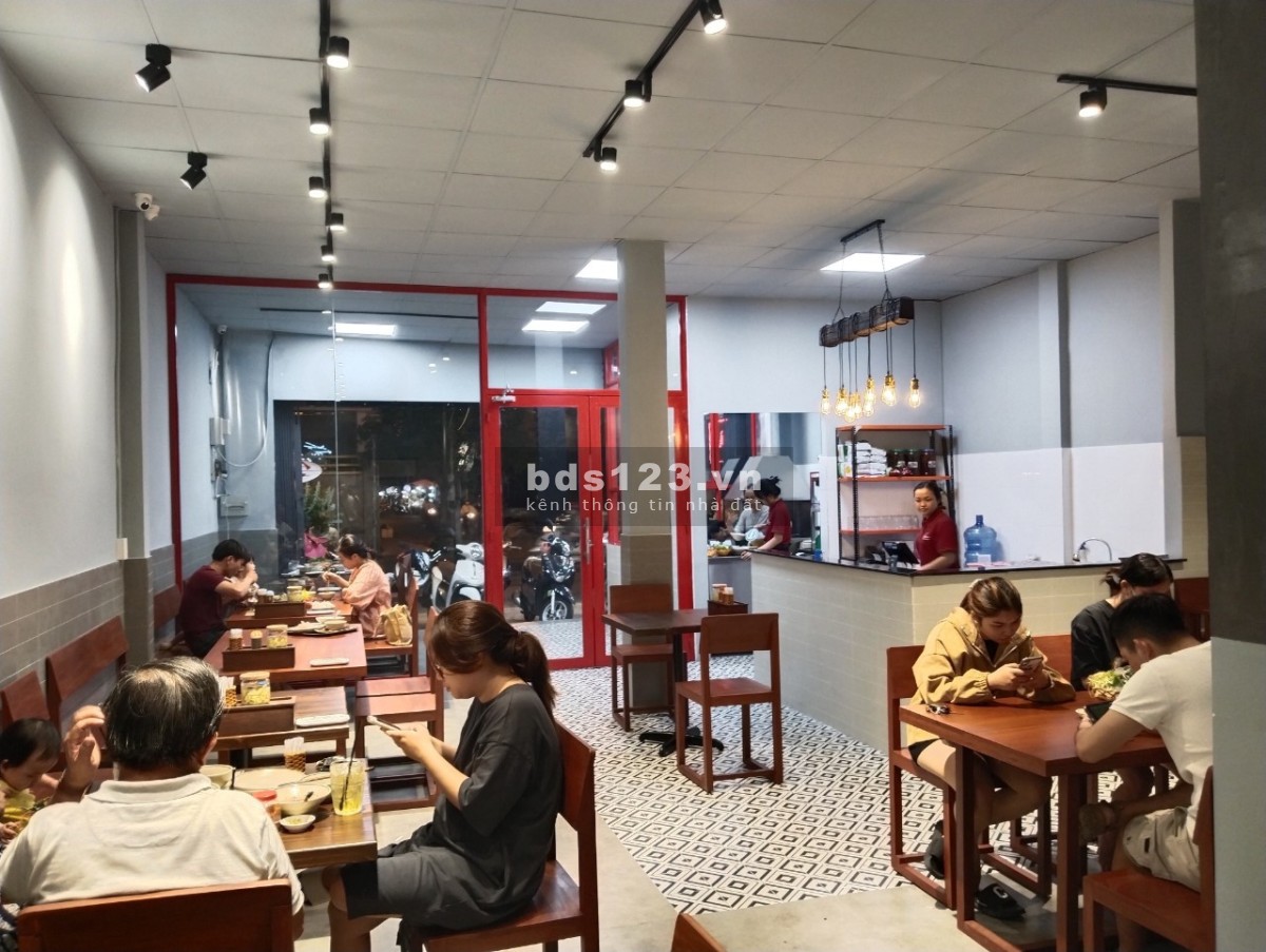 Cho thuê nhà mặt tiền khu ăn uống đường Đồng Đen, quận Tân Bình, ngang 7M