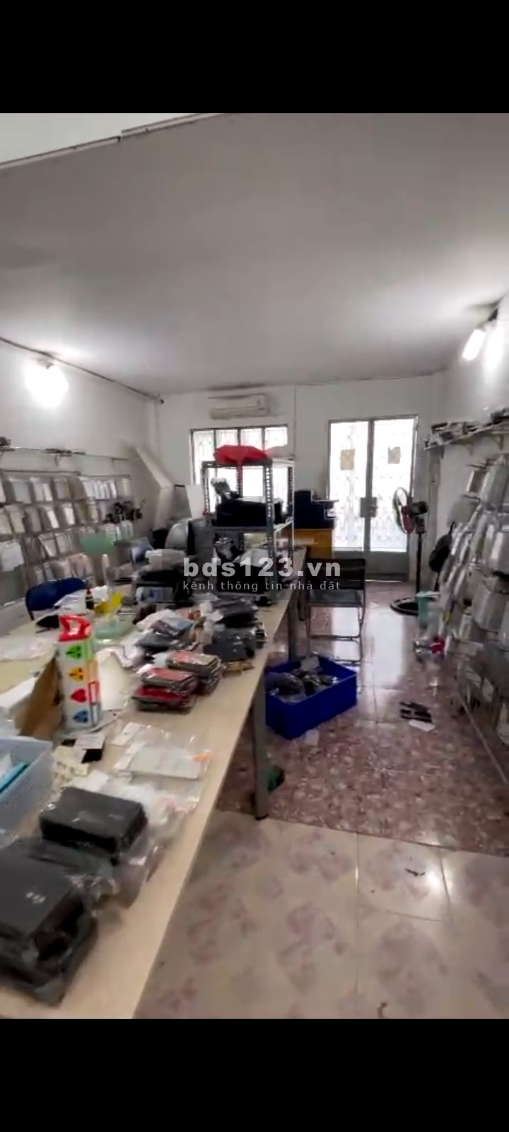 Cho thuê tầng 2 làm văn phòng , có sẵn 2 máy lạnh,Wc