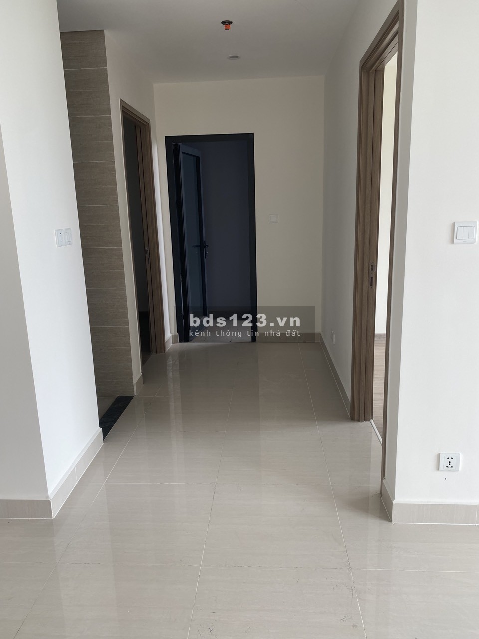 Chủ cần bán gấp căn hộ 2PN1WC giá tốt nhất thị trường Vinhomes Q9