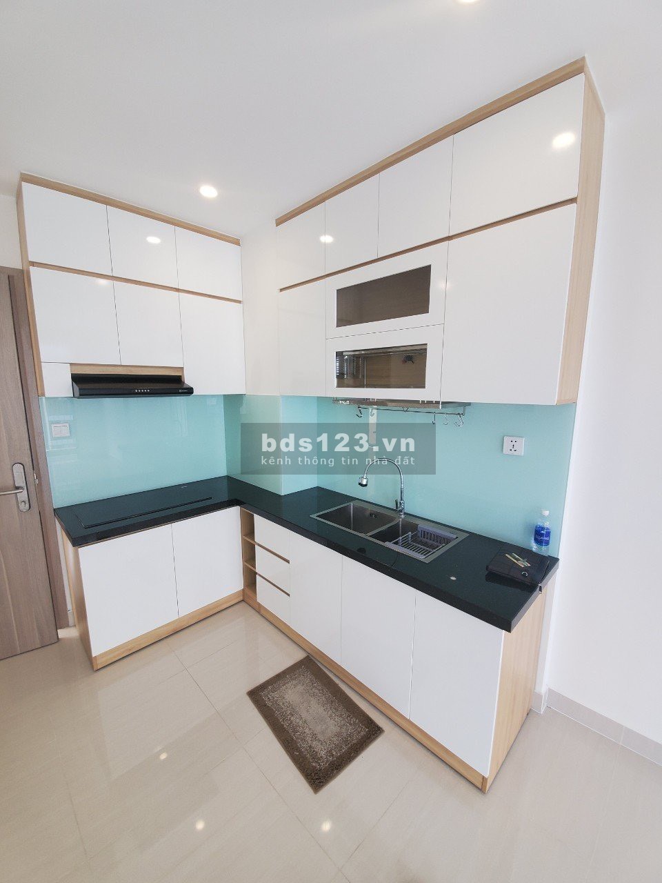 Bán căn hộ 2PN + 69m2 Vinhomes Grand Park giá chỉ 2.4 tỷ. Tặng thêm nội thất. Zalo 0902/906/903