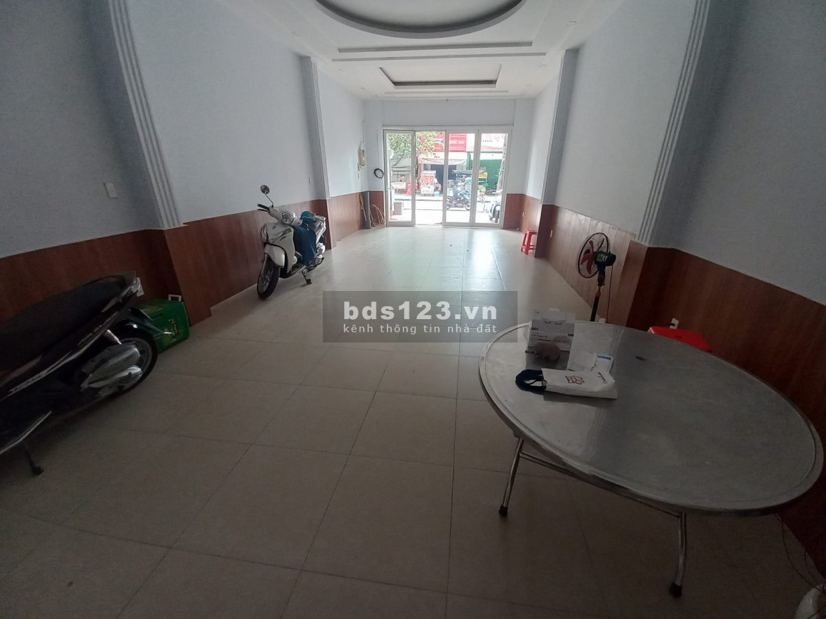 Cho thuê mặt bằng hẻm ô tô, trung tâm quận 10