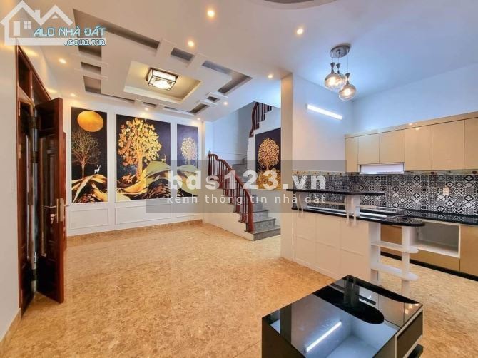 Bán nhà phố Đê La Thành nhỏ - diện tích 50m2 - 3 tầng - giá 6 tỷ