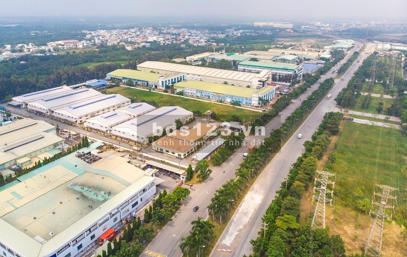Chú tiến bán đất không qua MG 13,5m x 40m (546m2), đường 6m thông từ KCN sang chợ, 832tr, full TC