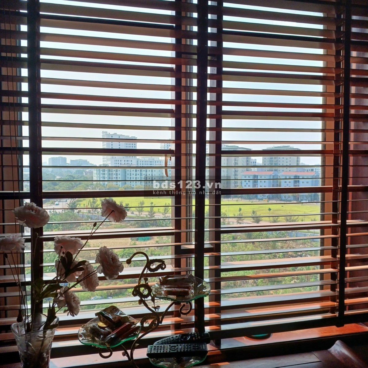 Chính chủ gửi bán căn góc, ban công đn kđt Việt Hưng, Long Biên; 90m2, 3pn giá 2,3 tỷ