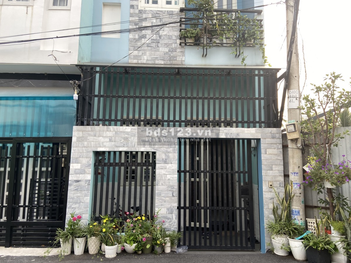 Bán nhà riêng Hiệp Bình Chánh. 44m2 Hẻm 5m ngay Hiệp Bình. Giá chỉ 4 Tỷ nhỉnh