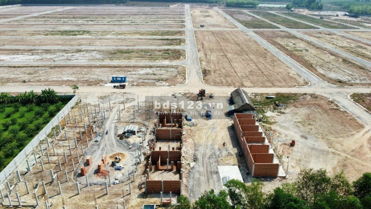 Bán đất mặt tiền Quốc lộ 14 liền kề KCN đang hoạt