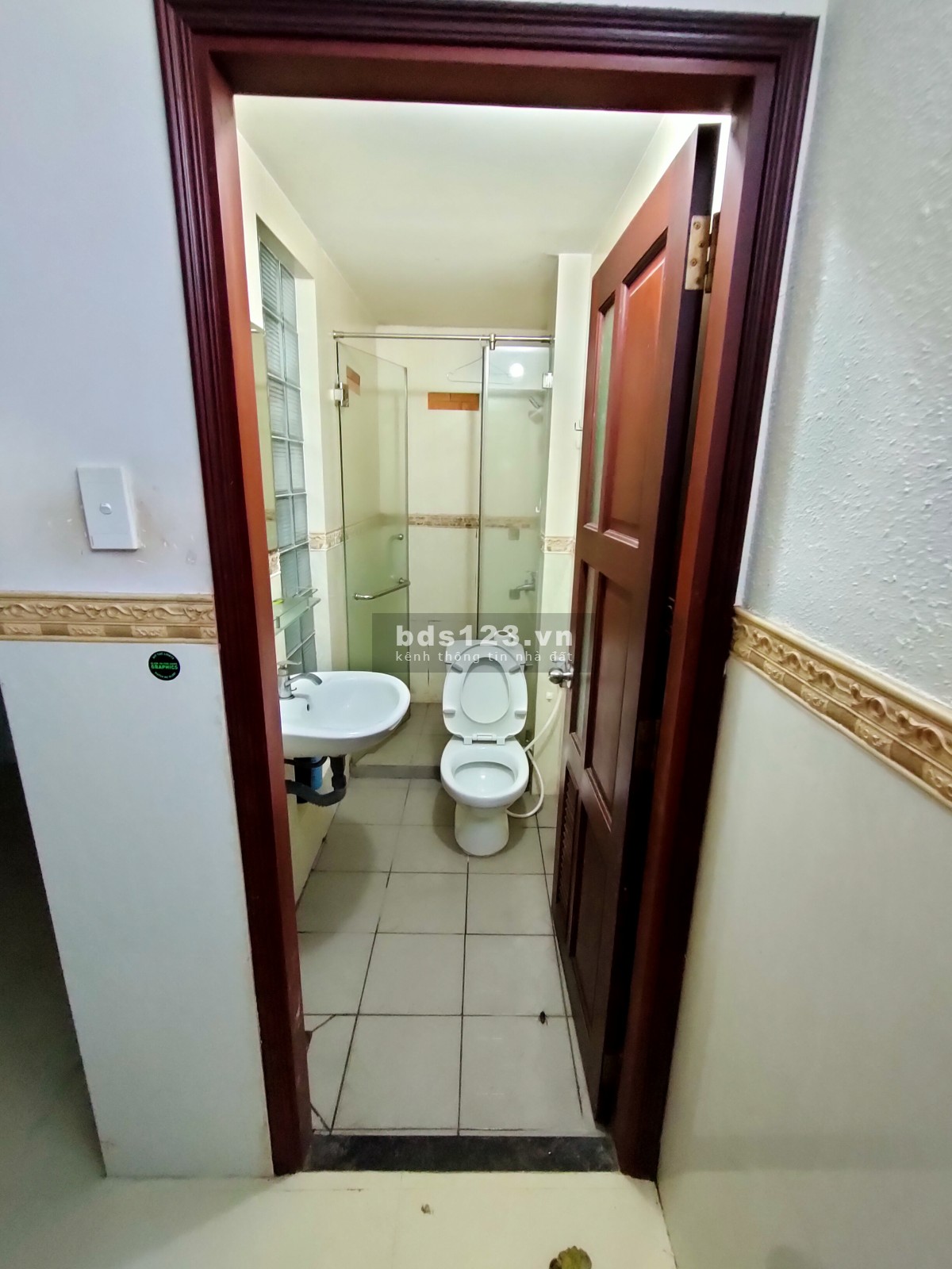 Chính chủ cần bán nhà đang cho thuê phòng trọ và căn hộ dịch vụ P11, quận 3