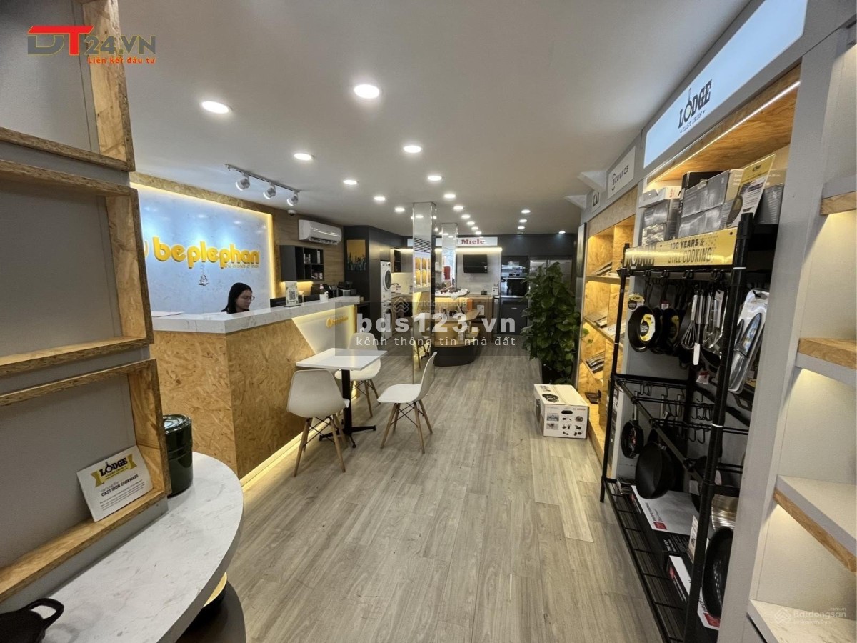 Cho thuê Mặt bằng Mặt tiền Đường Phan Đình Phùng, P17, Q.Phú Nhuận. DT: 5.3 x 20m. Lối đi: riêng