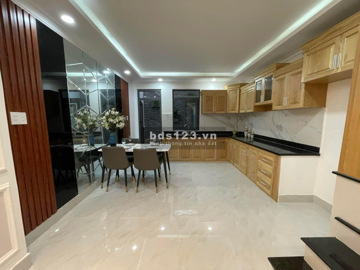 Bán căn nhà nhanh ngay phố Cổ Linh - 55m2 - Đường Ô Tô 7 Chỗ Vào Thoải Mái - Chỉ nhỉnh 5 tỷ